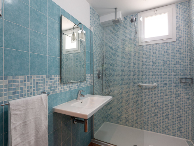 Room 4, Residence Near the sea a Loano 4202, Savona
