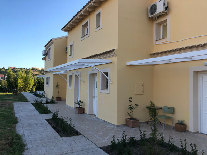 Others 4, Mythos apts rentit, Ionian Islands