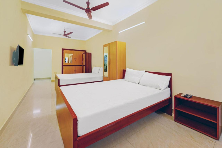 Others 4, Hotel Yadvik, Kancheepuram