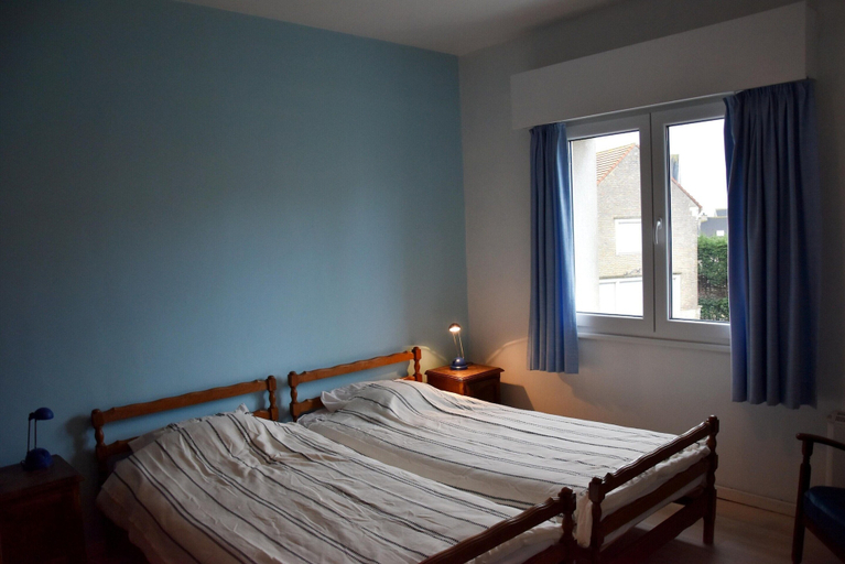 Room 3, Sunny Apartment in Koksijde With Coastal Views, West-Vlaanderen