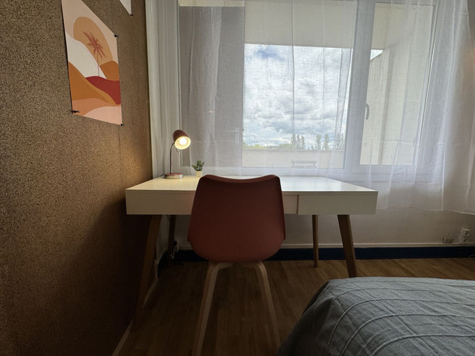Room 5, Apartment in Le Mans Near 24H Circuit, Sarthe