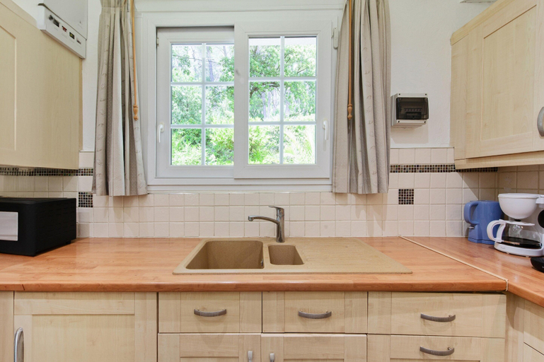 Private kitchen 5, Villa in Flayosc with Private Pool, Var