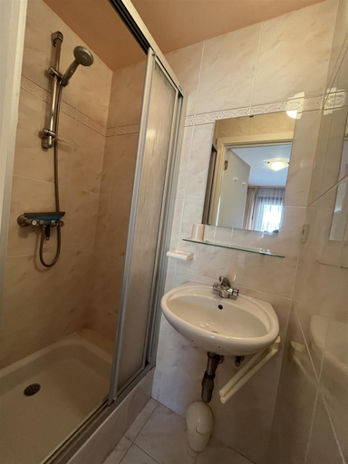 Bathroom 4, Cozy 4th Floor Apartment, West-Vlaanderen