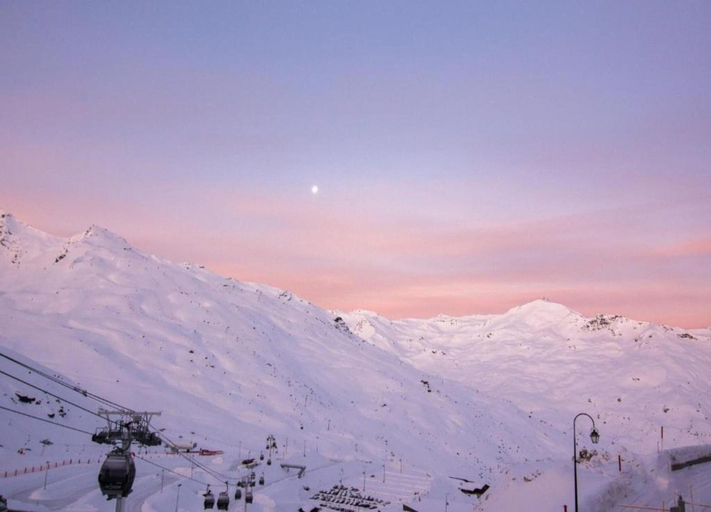 View from property 2, Cozy Chalet-style Flat, Savoie