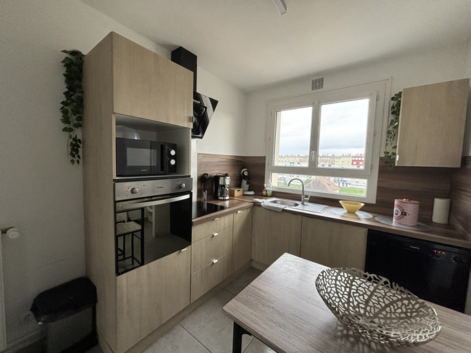 Private kitchen 2, Modern Apartment for 9 in Loire, Sarthe
