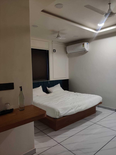 Room 5, Hotel Nexon Inn, Vadodara