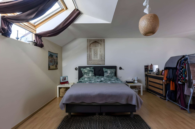 Room 5, Trackside Retreat - Ideal Base in Le Mans, Sarthe
