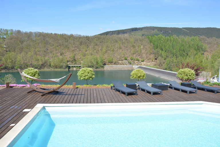 Pool 2, Villa in Stavelot With Lake View and Jacuzzi, Liège