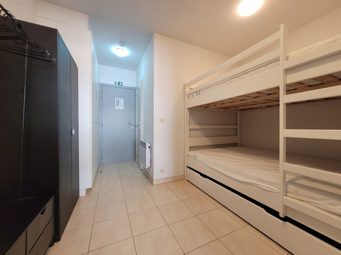 Room 2, Central Apartment Near Sea & Casino, West-Vlaanderen