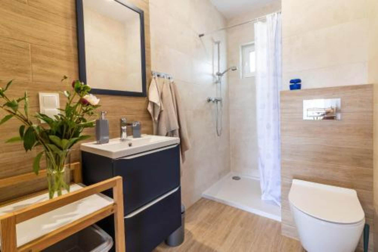Bathroom 3, Comfortable Holiday Cottages in Mielno, Koszalin