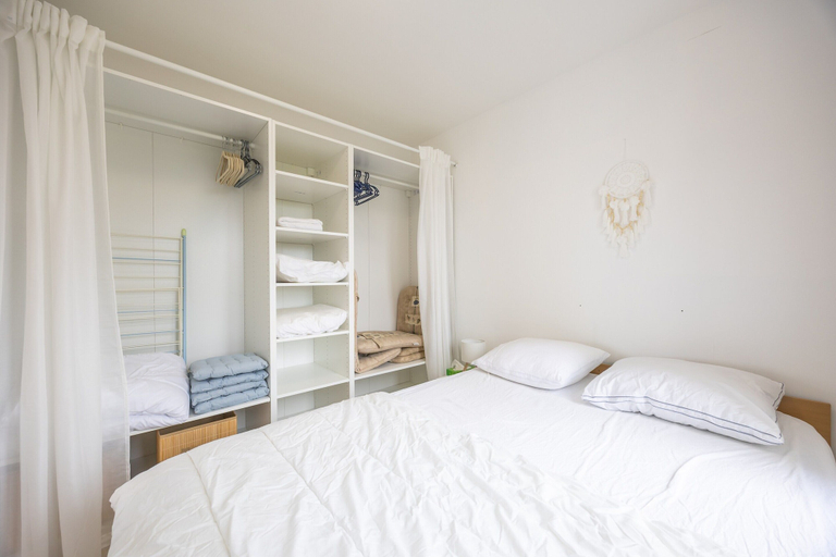 Room 5, Ground Floor Apartment With Sunny Terrace, West-Vlaanderen