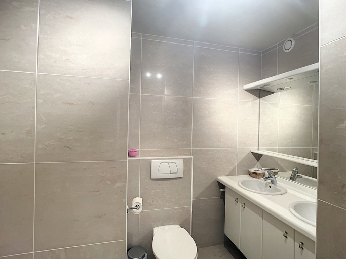 Bathroom 3, Apartment in Knokke-heist With Terrace, West-Vlaanderen