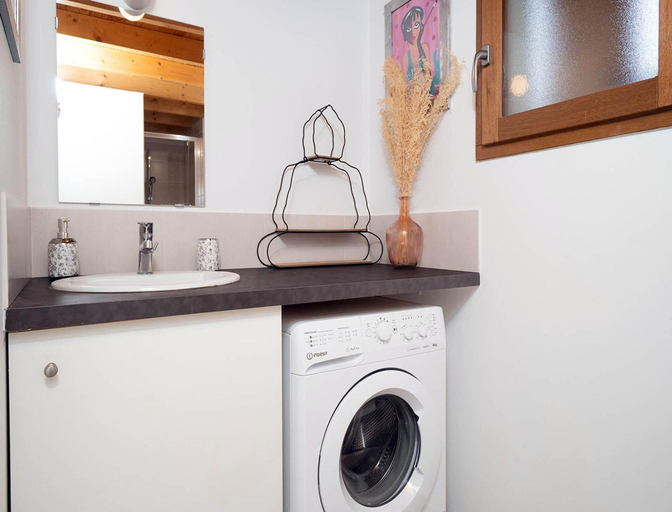 Bathroom 2, Studio in Le Grau-du-roi Near Sandy Beach, Gard