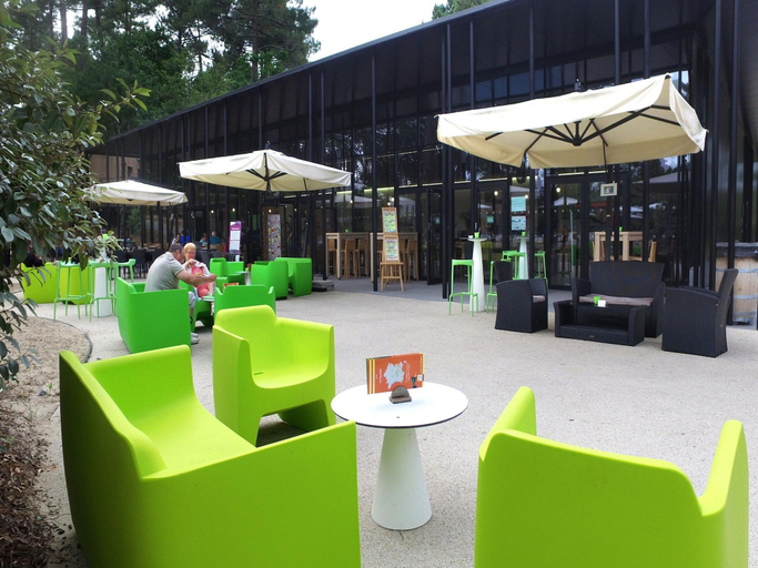 Outdoor dining 3, Apartment by the Sea, Lege-cap-ferret, Gironde