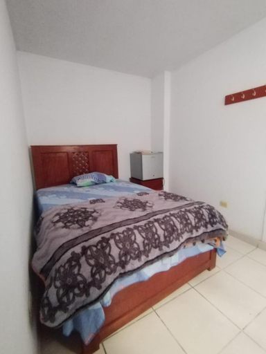 Others 5, Hostal hipito, Nazca