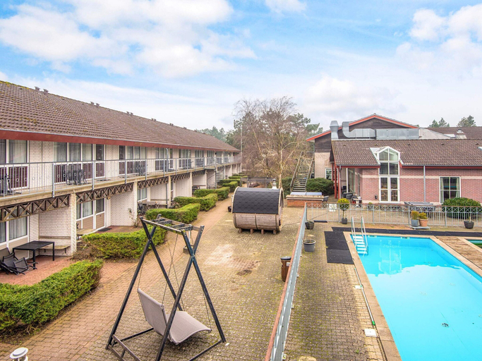 Pool 4, 4 Person Holiday Park Home in Romo, Tønder