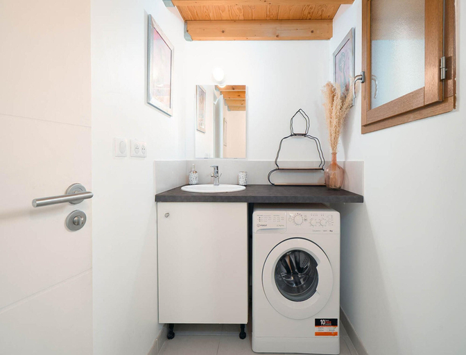 Bathroom 3, Studio in Le Grau-du-roi Near Sandy Beach, Gard