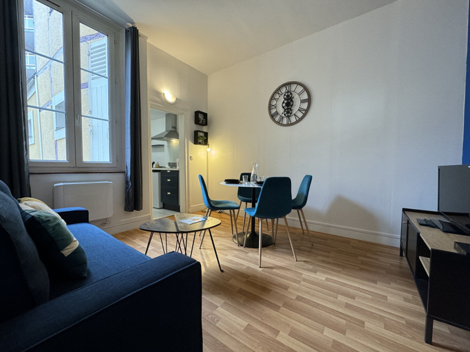 Living room 3, Apartment in Le Mans Near 24 Hours Circuit, Sarthe