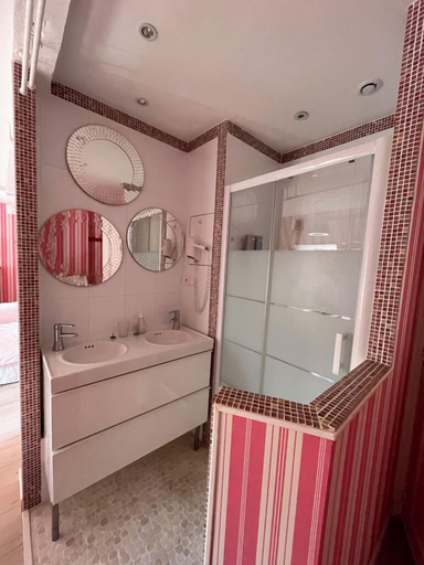 Bathroom 5, La Métairie, Indre-et-Loire
