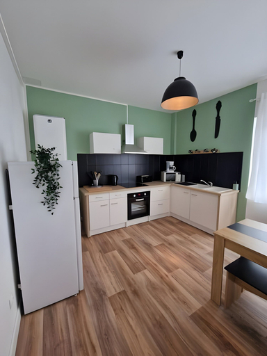 Private kitchen 4, Apartment in Le Mans Near Train Station, Sarthe
