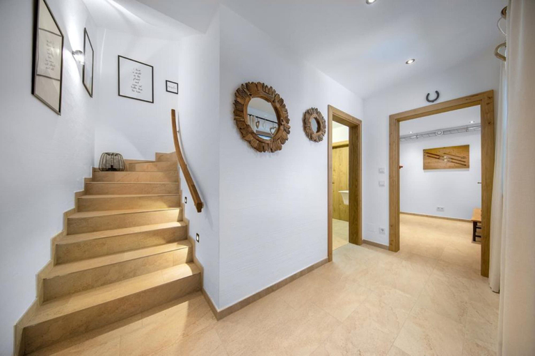 Interior 4, Stylish Chalet by Ski Slopes, Zell am See