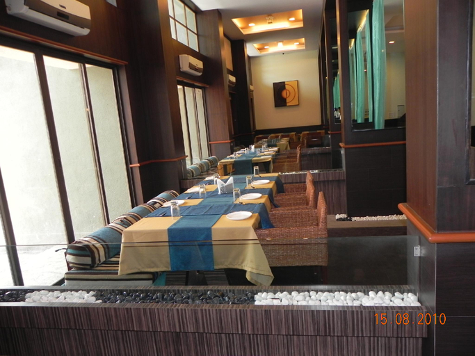 Food & Drinks, Hotel Reeva, Ahmadnagar