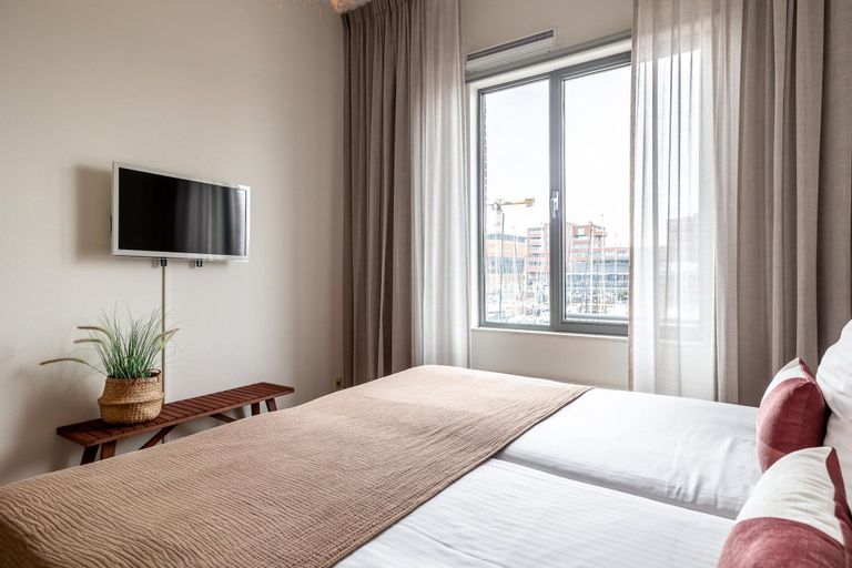 Room 3, Beautiful Apartment With Harbour Views, The Hague