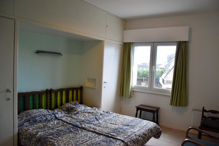 Room 5, Sunny Apartment in Koksijde With Coastal Views, West-Vlaanderen
