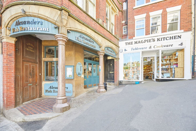 Room 3, Host Stay Simply Scandi Golden Lion Apartments, North Yorkshire