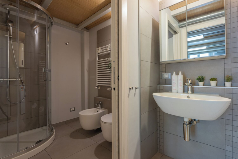 Bathroom 4, Studio degli Artisti by Wonderful Italy, Torino