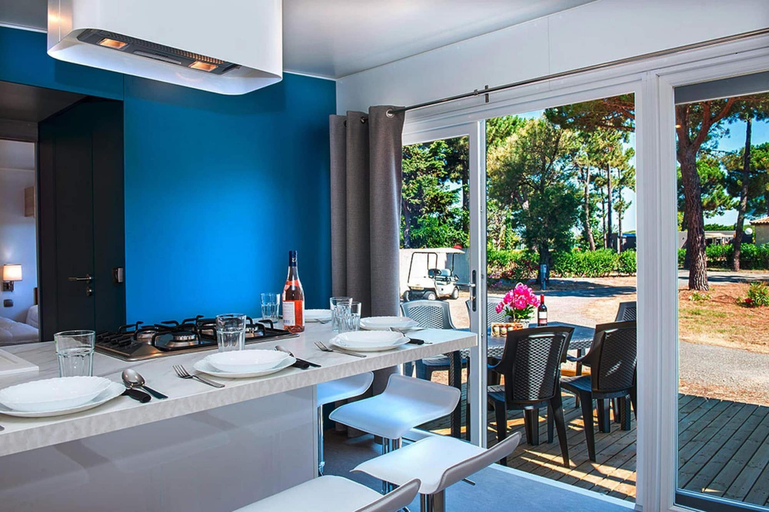 Living room 4, 3-bedroom Mobile Home in Vendres-plage, Hérault