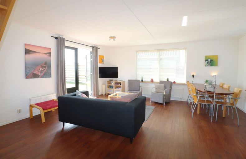 Living room 5, Holiday Home Near Wadden Sea Elfsteden Route, Franekeradeel