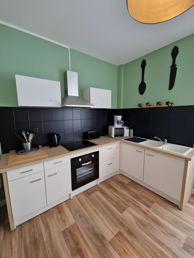 Private kitchen 3, Apartment in Le Mans Near Train Station, Sarthe