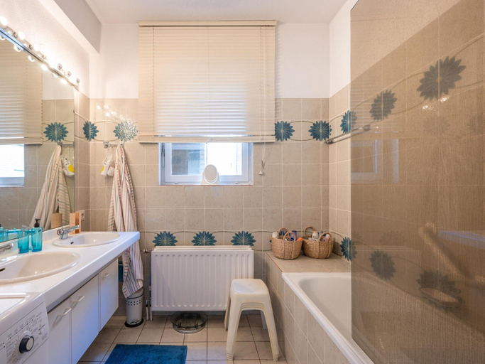 Bathroom, Apartment in Knokke-heist Near the Beach, West-Vlaanderen