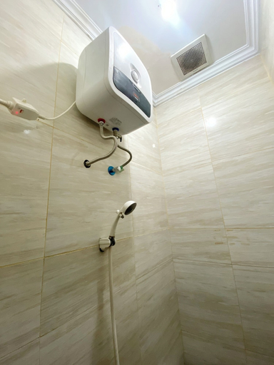 Bathroom 5, De Patuk Homestay, Yogyakarta