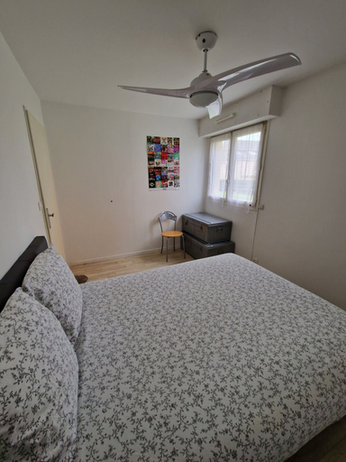 Room 2, Cozy City Retreat With Balcony, Le Mans, Sarthe
