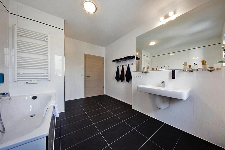 Bathroom 2, Apartment fur 6 Personen in Strausberg, Märkisch-Oderland