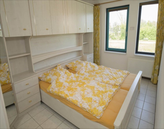 Room 2, Furnished Apartment on the Dunes, Zijpe