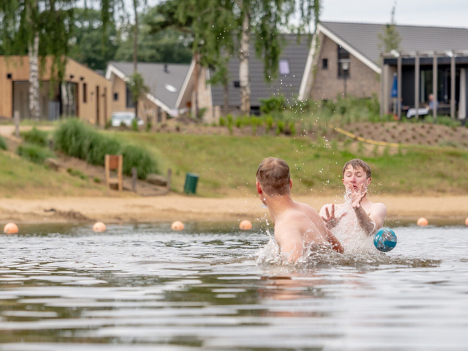 Sport & Beauty 4, Chalet in Duisburg with Beach and Harbor Views, Bergen