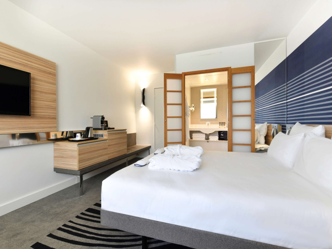 Bedroom 4, Novotel La Rochelle Centre, Charente-Maritime