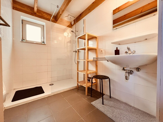 Bathroom 2, Holiday Home Near Beach in Mercator Park, West-Vlaanderen