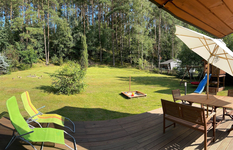 Garden 2, Friendly Holiday Home Near the Lake, Bytów