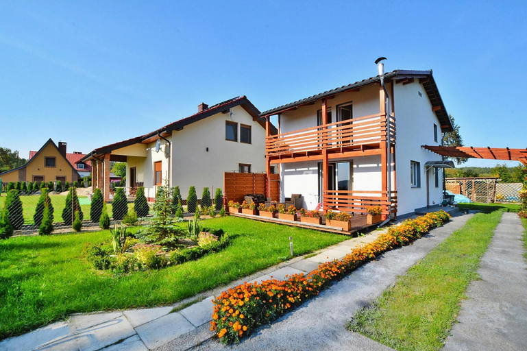 Exterior & Views 1, Lakeside holiday home, private garden, Szczecinek