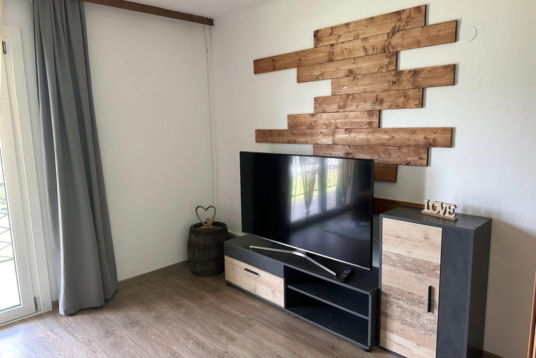 Living room 3, Apartment by Lake Ossiach with Mountain Views, Villach Land