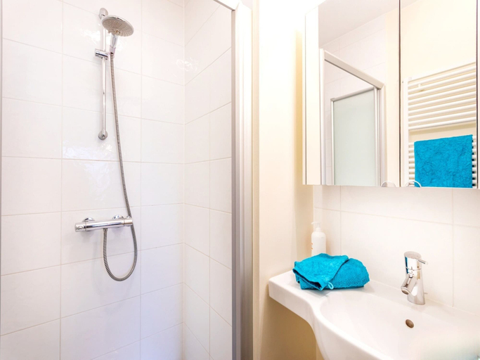 Bathroom 4, Sunny Modern Apartment in Koksijde, West-Vlaanderen