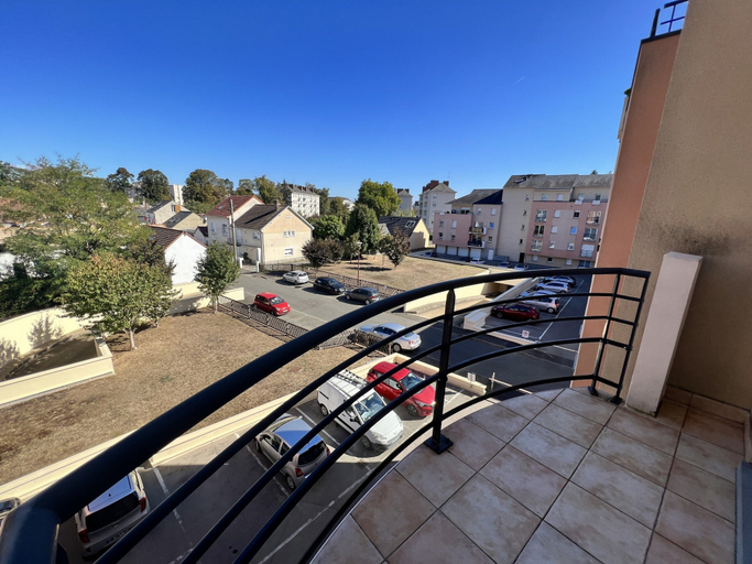 Balcony, Bright City Escape With Parking, Sarthe