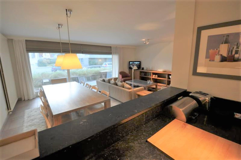Dining 3, Ground Floor Apartment With Patio, West-Vlaanderen