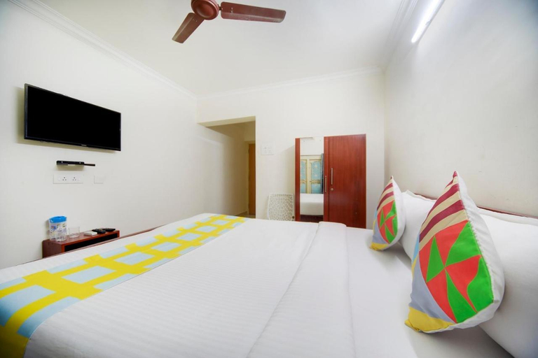 Others 3, Hotel Yadvik, Kancheepuram