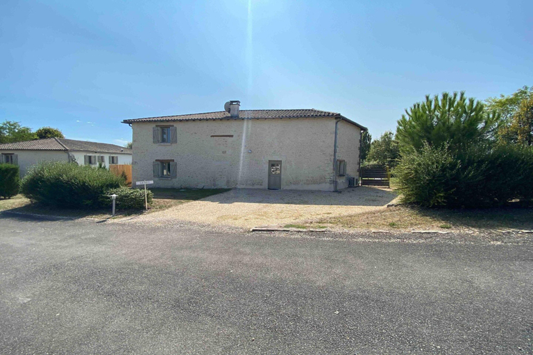 Exterior 2, Charming Apartment in Dordogne Countryside, Charente