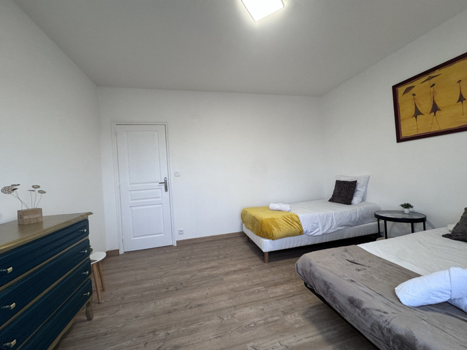 Room 4, Quiet Retreat for 7 in Loire, Sarthe